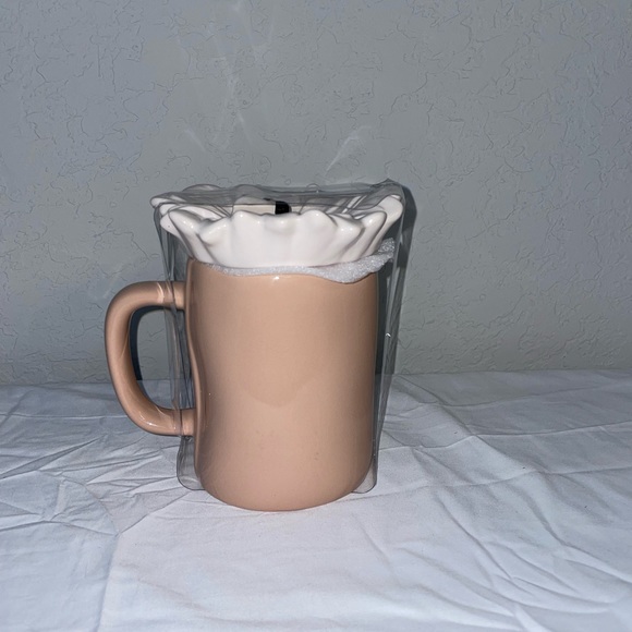 Rae Dunn Queen Bee Mug with Flower Topper - Picture 3 of 3